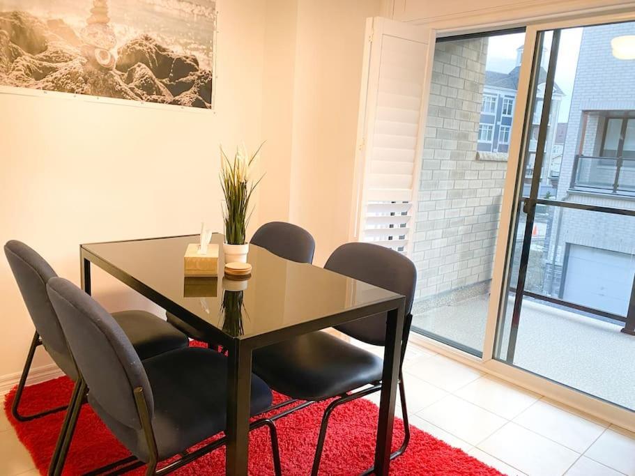 Elegant Rooms In Shared Townhouse Next To Beach Whitby Esterno foto