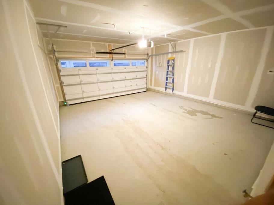 Elegant Rooms In Shared Townhouse Next To Beach Whitby Esterno foto