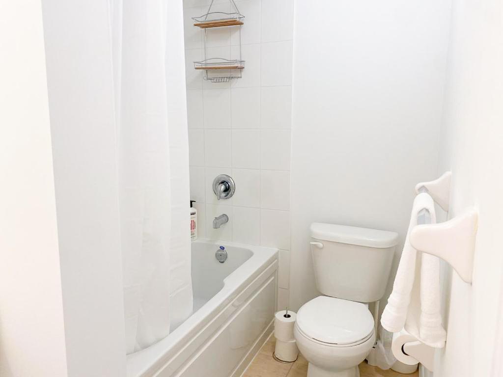 Elegant Rooms In Shared Townhouse Next To Beach Whitby Esterno foto