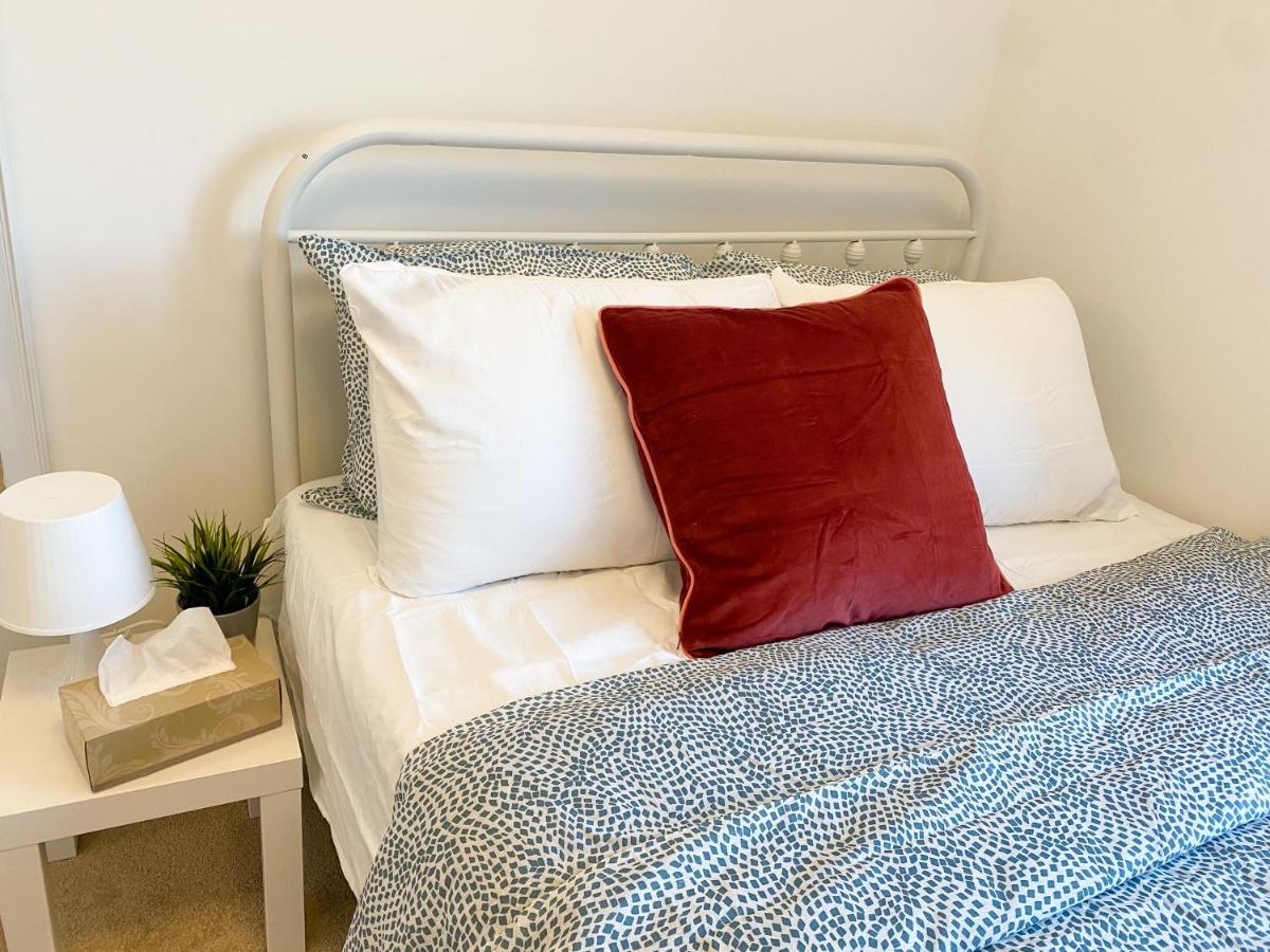 Elegant Rooms In Shared Townhouse Next To Beach Whitby Esterno foto